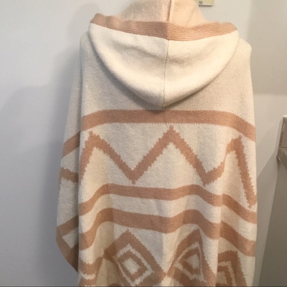 ❌SOLD❌💕Gorgeous Anthropologie Cape by Moth - Picture 2 of 4